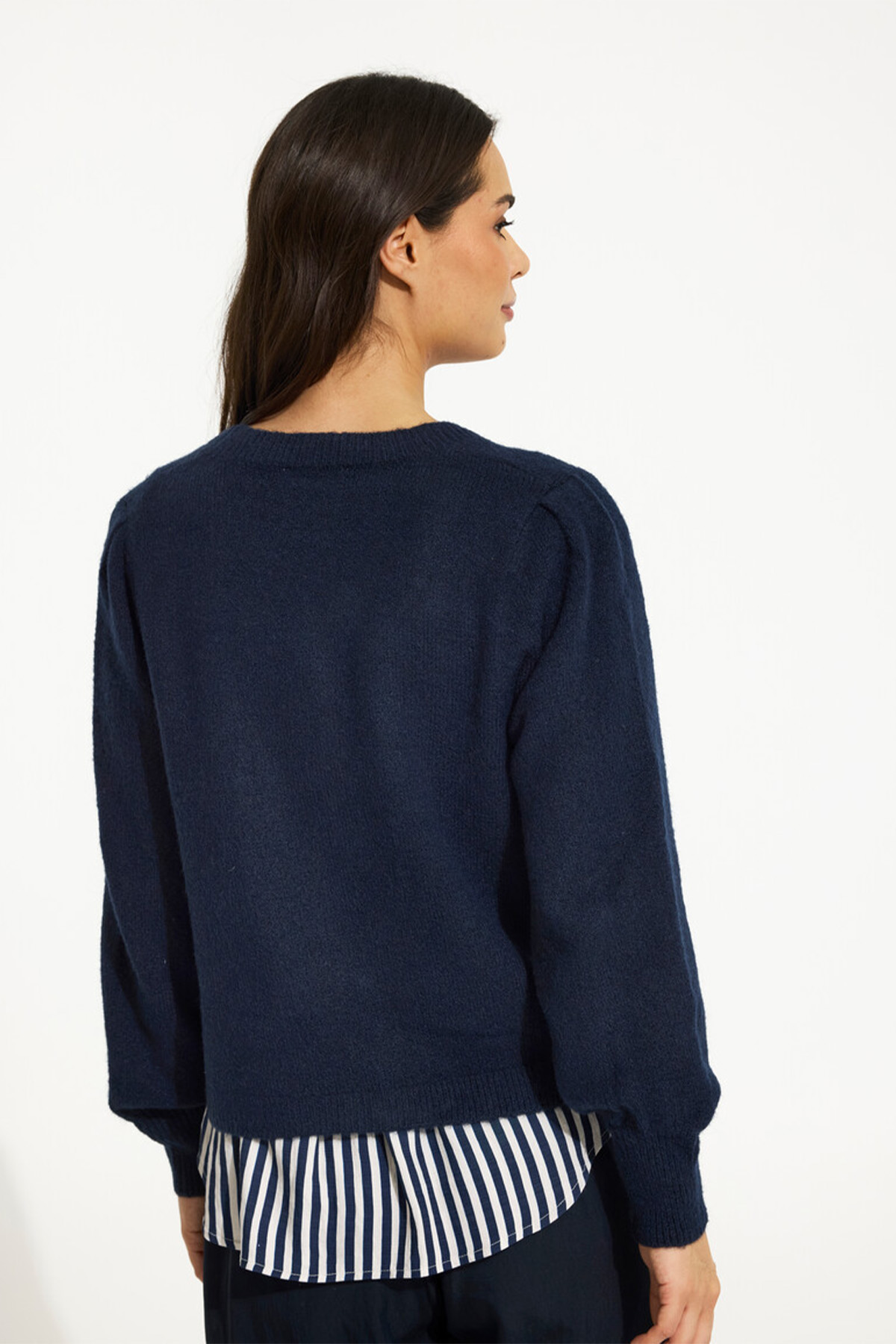 In Front Jenny Cardigan Bubba 591 Navy, modell bak