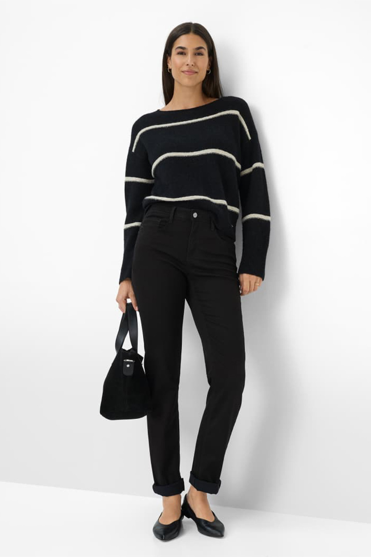 Carola Winter Dream 02 Black, modell fram