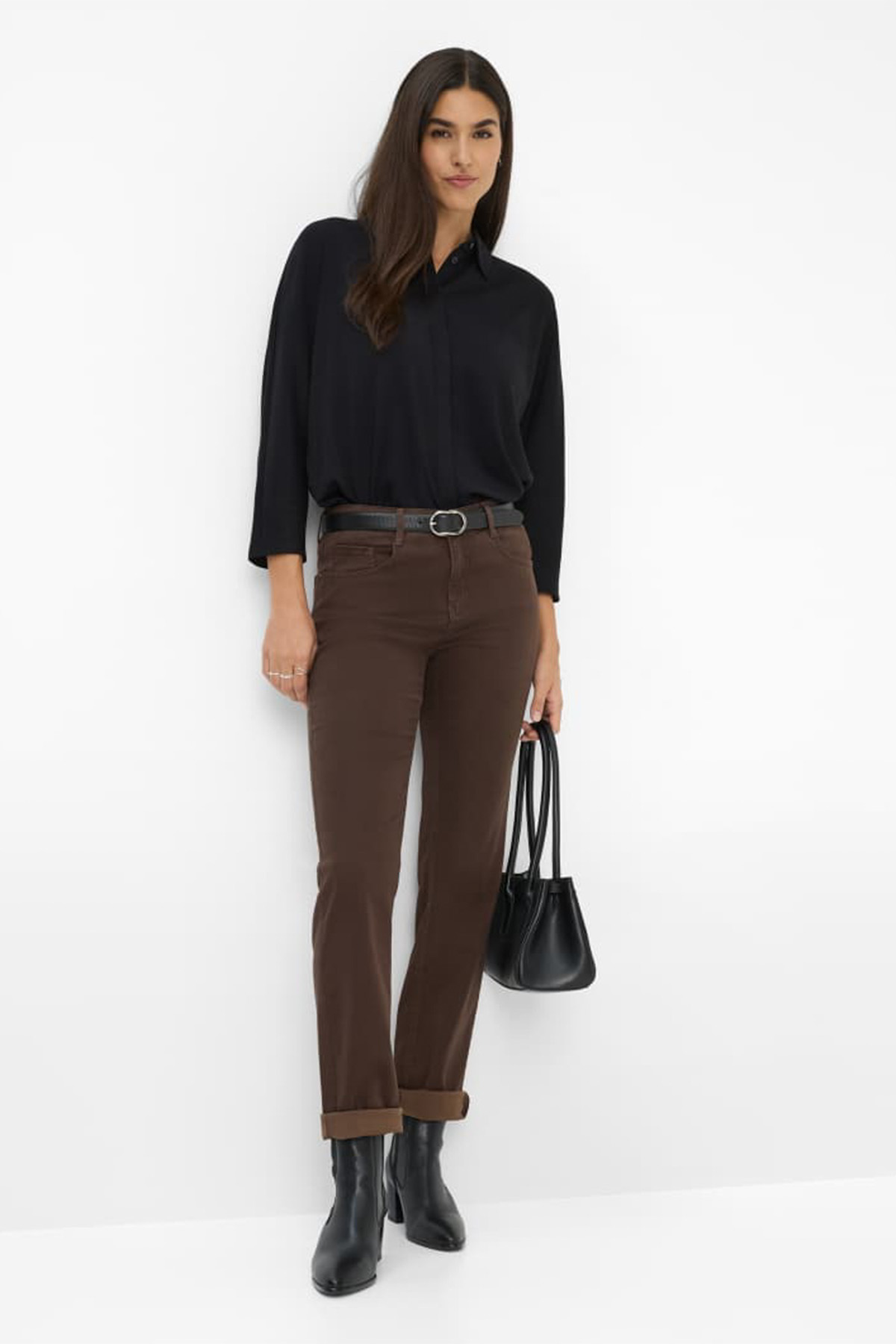 Carola Winter Dream 50 Dark Chocolate, modell fram