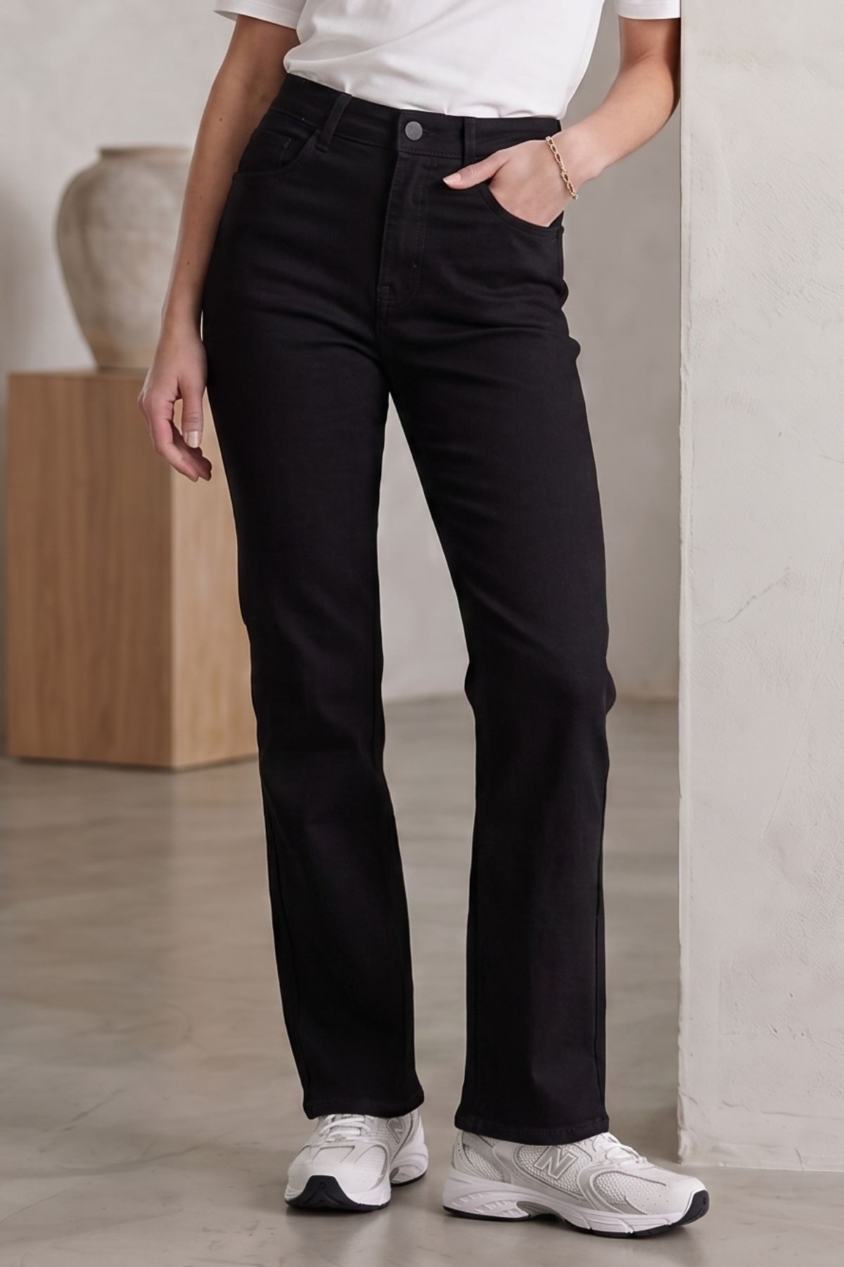 Laura Flared Fit 999 Black