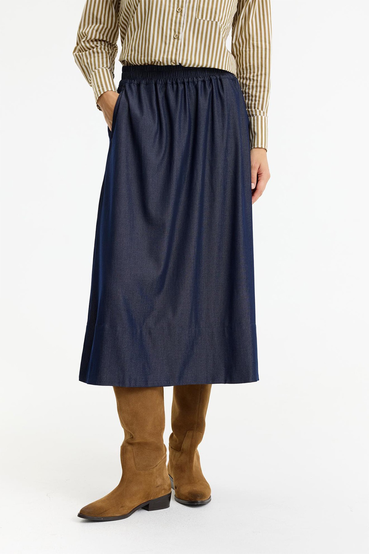 Infront Hannah Kjol Briar