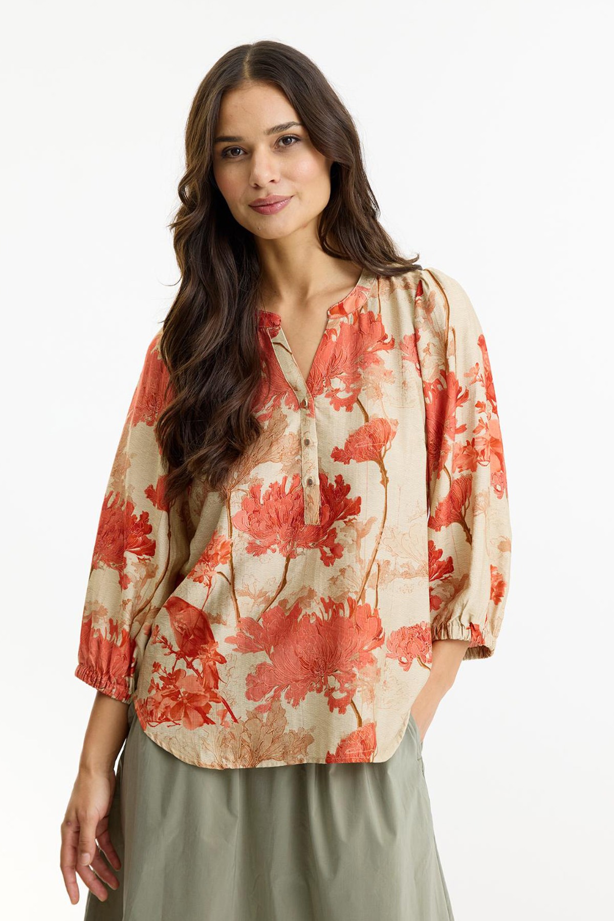 infront adel blus aviva