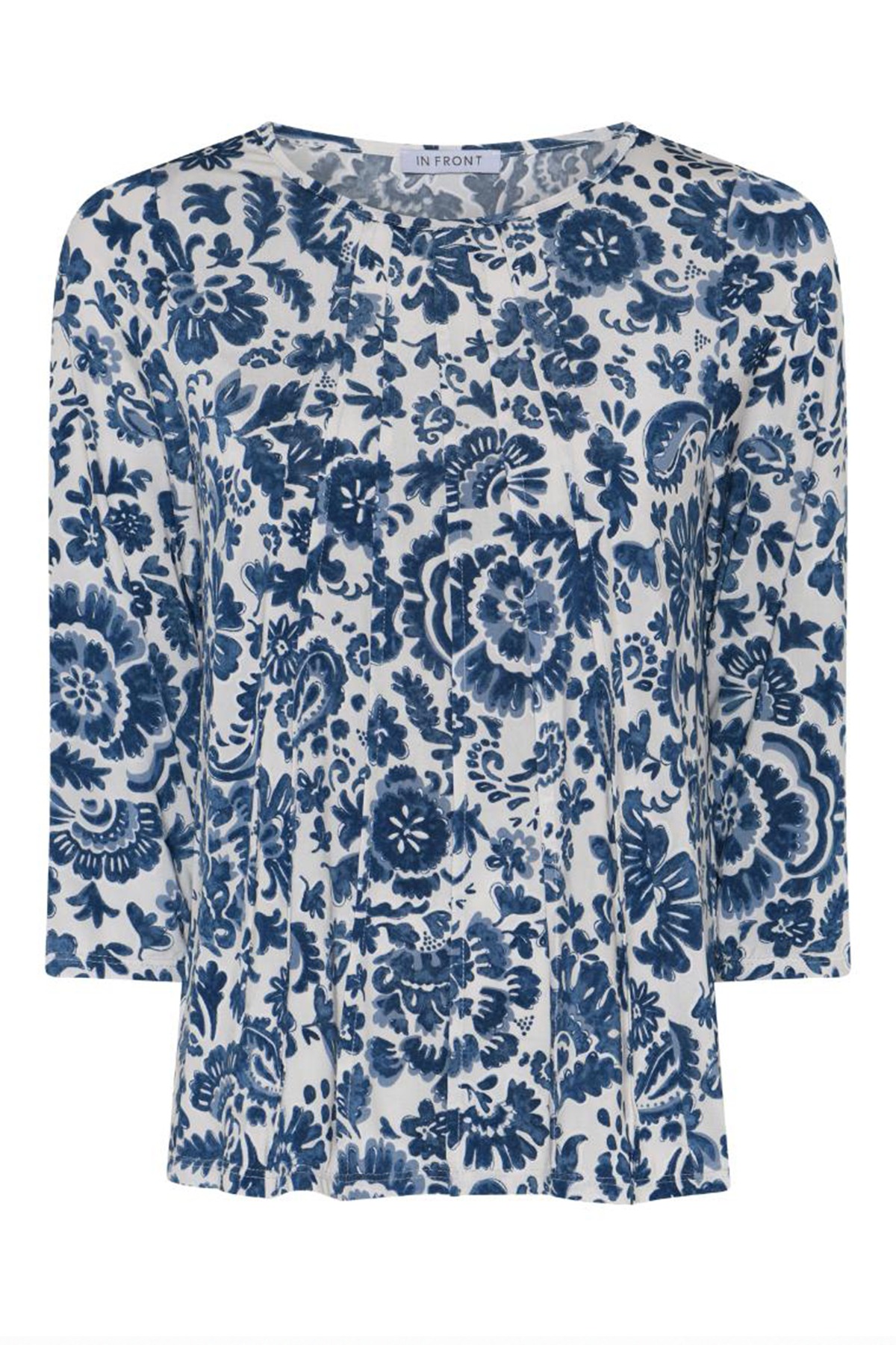 In Front Lucette Blus Blythe