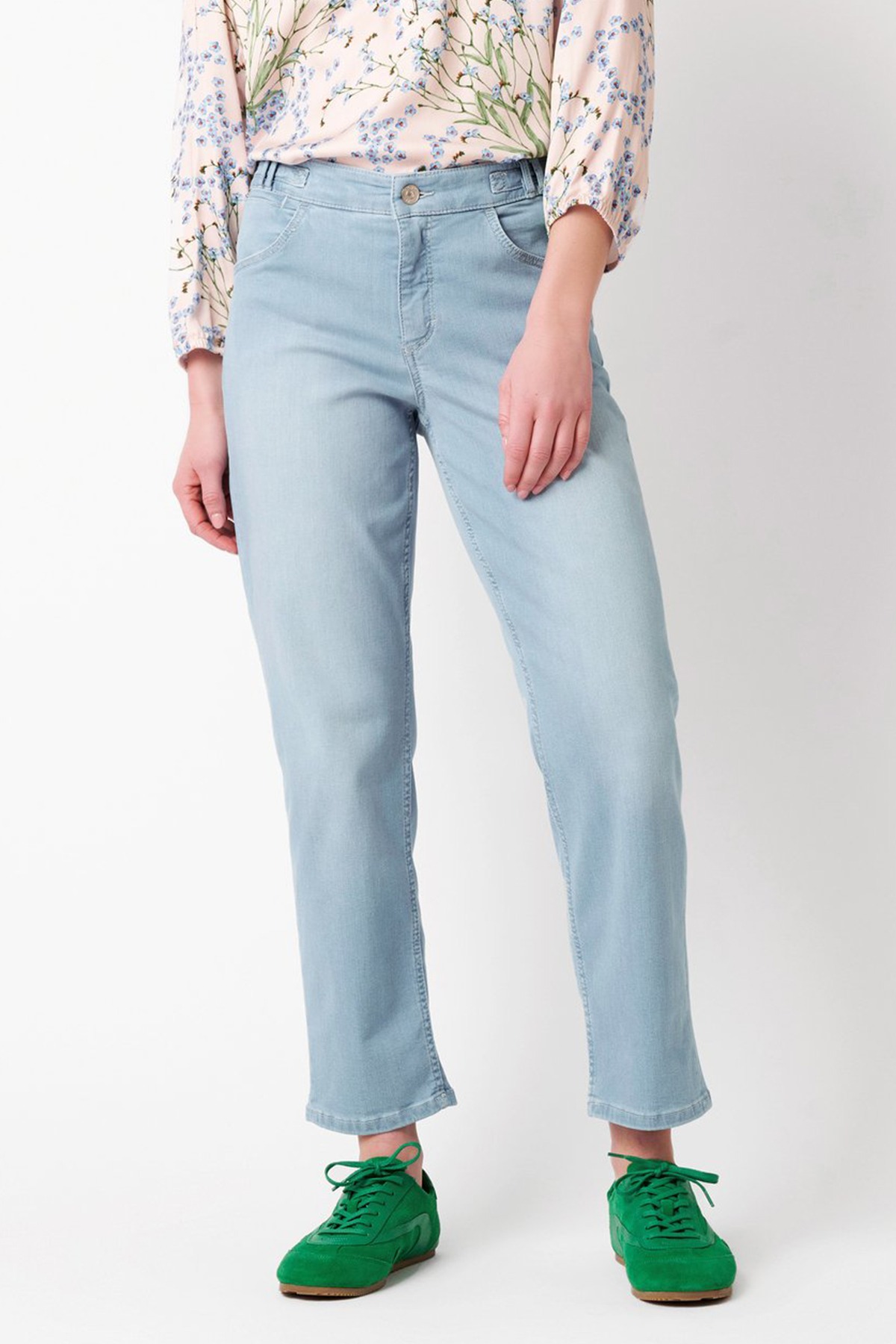 Liv 7/8 Summer 522 Light Blue